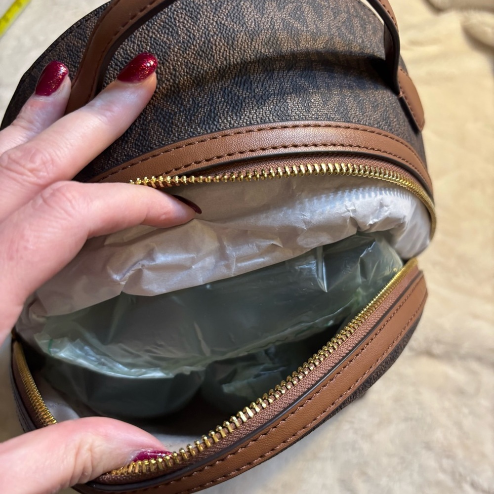 Sale! NWT Michael Kors Backpack Sheila Signature MK Brown Tan Leather Gold HW - Picture 10 of 16